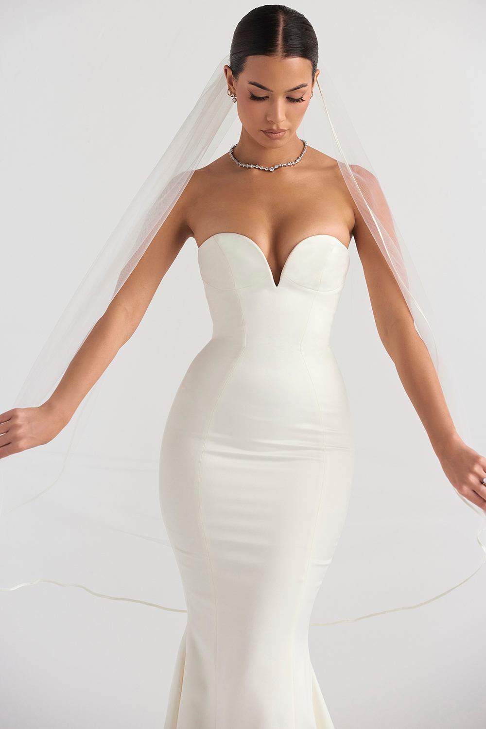 Simone  White Soft Tulle Veil — image 4
